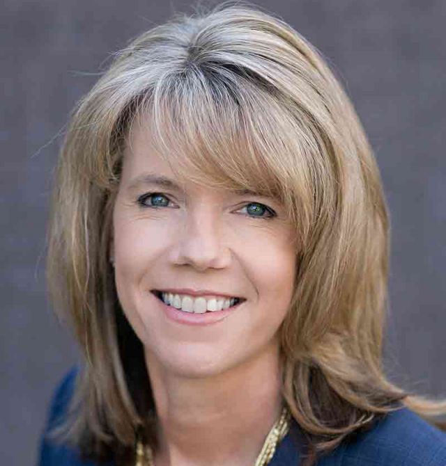 Photo of Tracey Newell